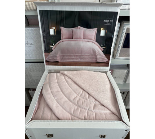 Corinne Hermes 260х260 см стеганое покрывало Maison D'or розовый 