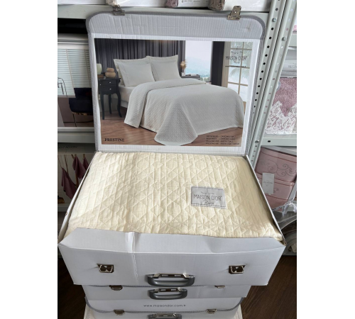 Prestine 240х240 см стеганое покрывало Maison D'or ванильный